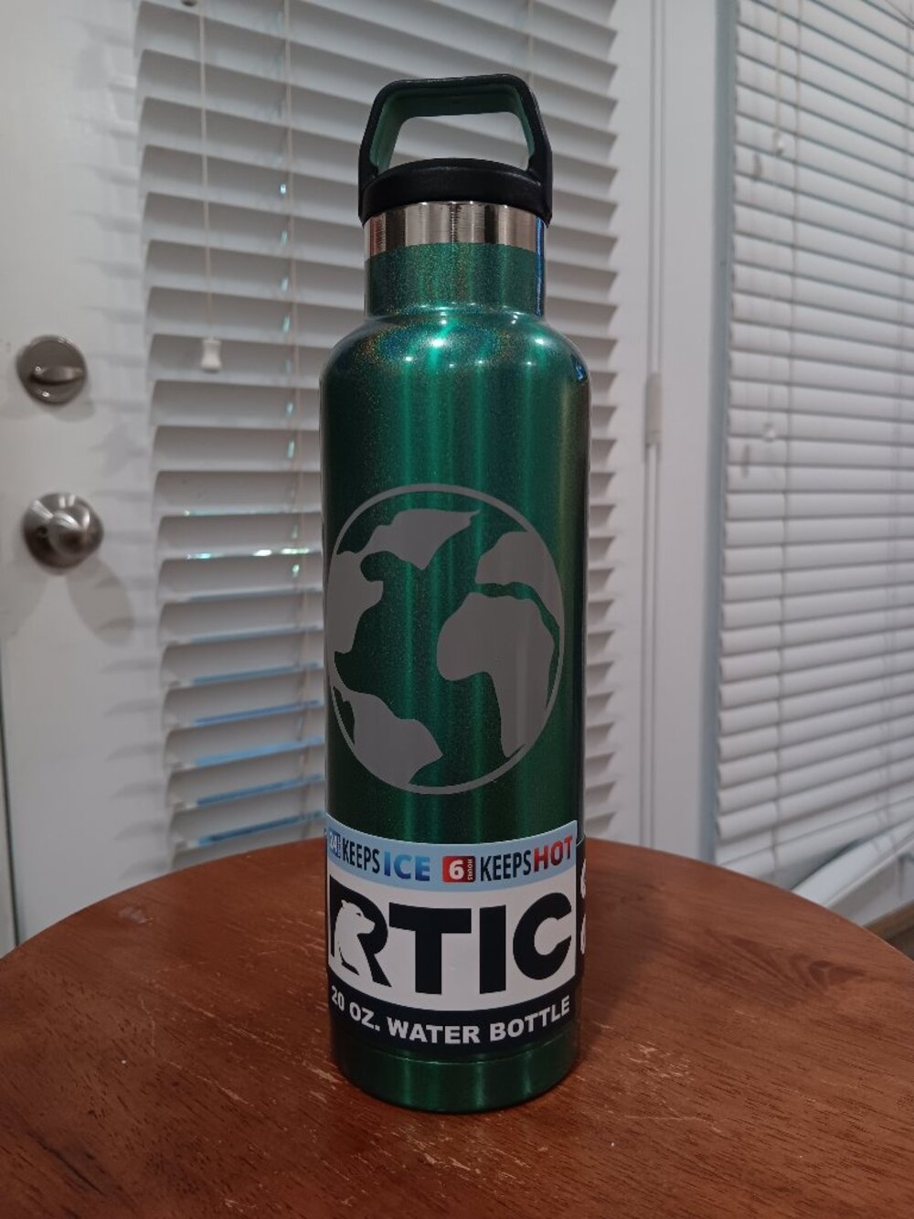 RTIC 20 oz. Stainless steel water bottle / New / shimmering green
